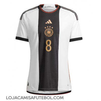 Camisa de Futebol Alemanha Leon Goretzka #8 Equipamento Principal Mundo 2022 Manga Curta